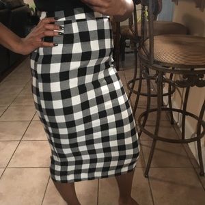 Checkered skirt Sz 4